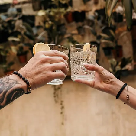 Myinsolite - Cocon Tropical, Jacuzzi, énigme Vauvert