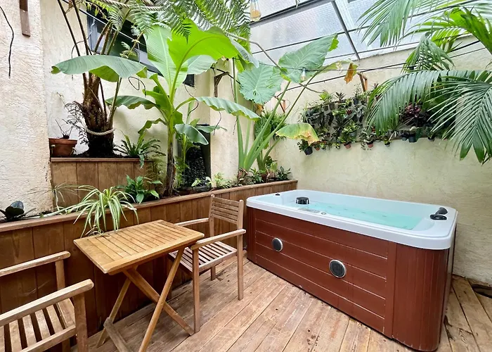 Myinsolite - Cocon Tropical, Jacuzzi, Enigme * Vauvert