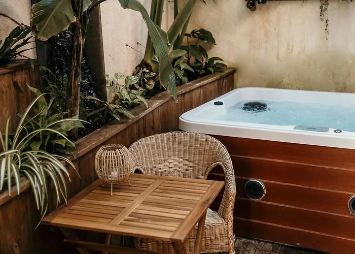 Apartament Myinsolite - Cocon Tropical, Jacuzzi, Enigme Vauvert